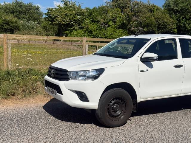 2016 Toyota Hilux Active Extra Cab Pick Up 2.4 D-4D