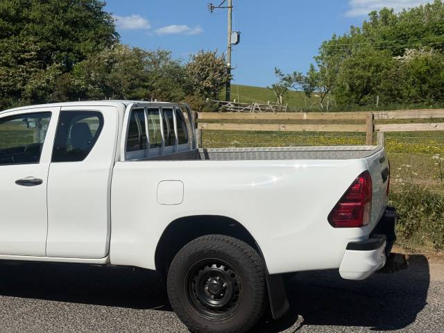 2016 Toyota Hilux Active Extra Cab Pick Up 2.4 D-4D