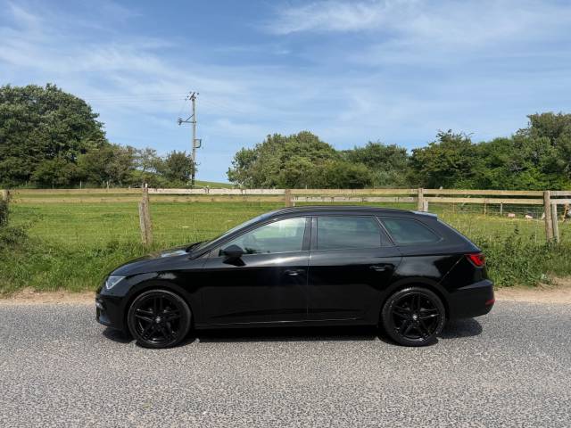2020 SEAT Leon 1.5 TSI EVO 150 FR Black Edition [EZ] 5dr DSG