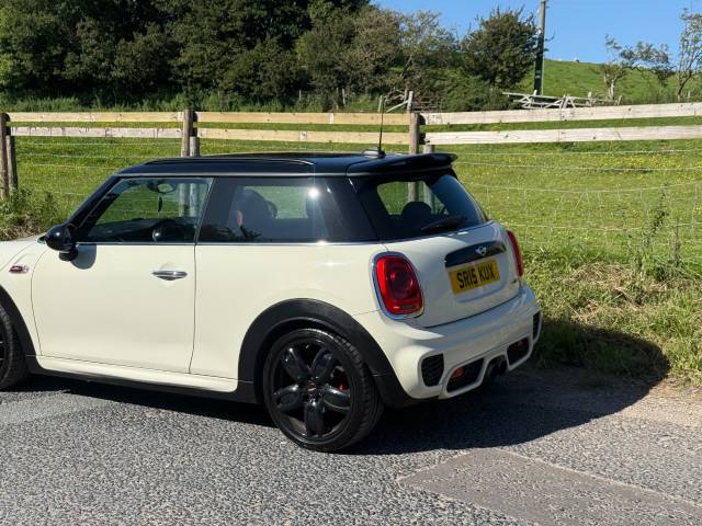 2015 Mini Hatchback 2.0 John Cooper Works 3dr