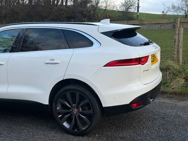 2017 Jaguar F-Pace 2.0d [240] Portfolio 5dr Auto AWD
