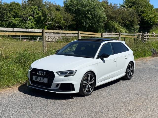 Audi RS3 2.5 RS 3 TFSI 400 Quattro Audi Sport Ed 5dr S Tronic Hatchback Petrol White