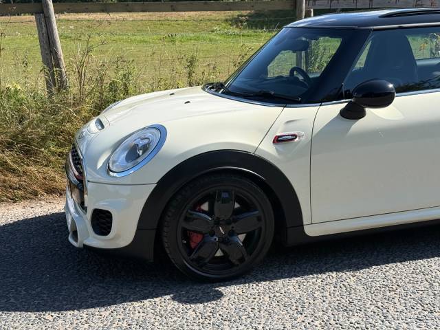 2015 Mini Hatchback 2.0 John Cooper Works 3dr